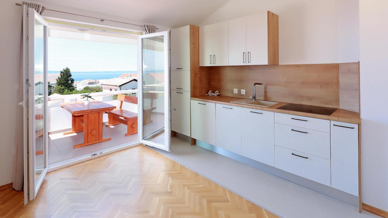 Apartments Tomy Новаля Екстериор снимка