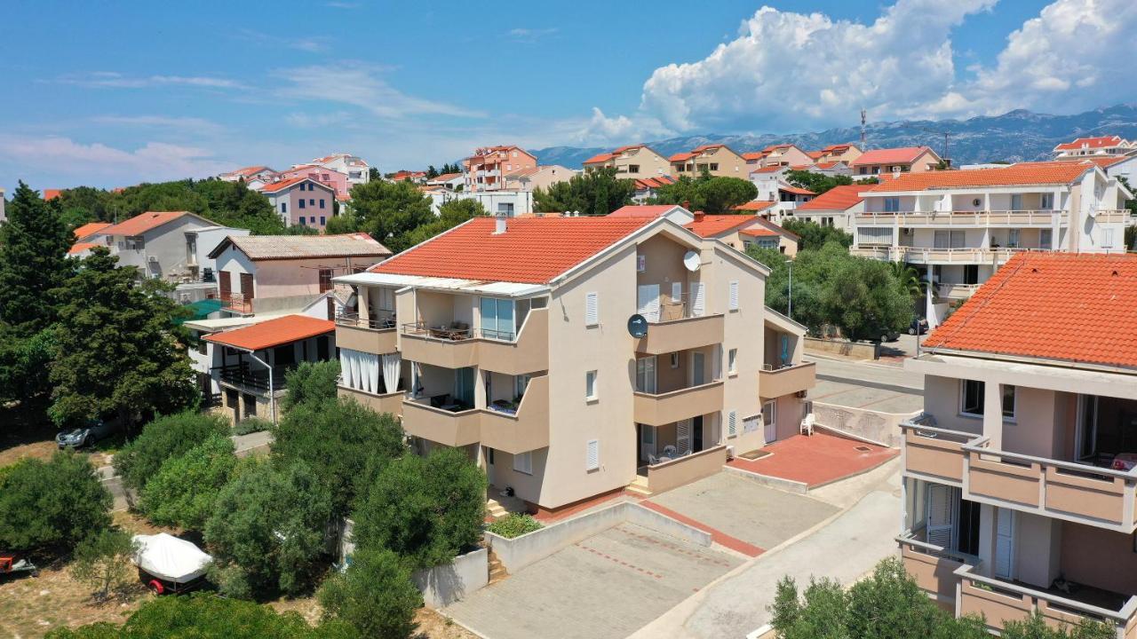 Apartments Tomy Новаля Екстериор снимка