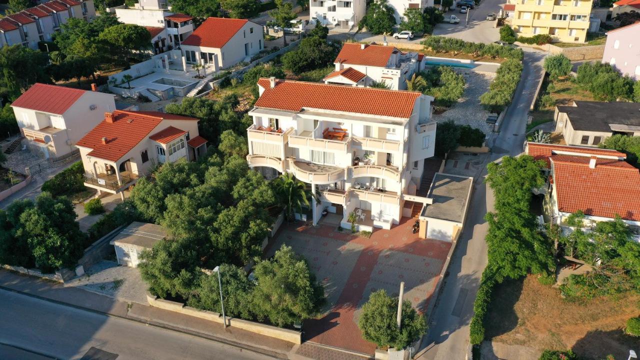 Apartments Tomy Новаля Екстериор снимка
