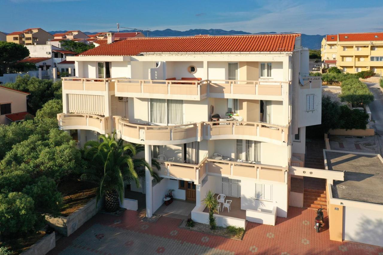 Apartments Tomy Новаля Екстериор снимка