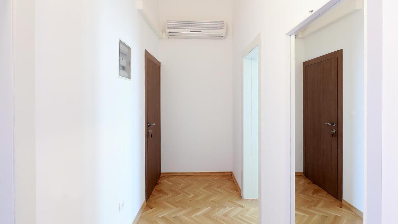 Apartments Tomy Новаля Екстериор снимка