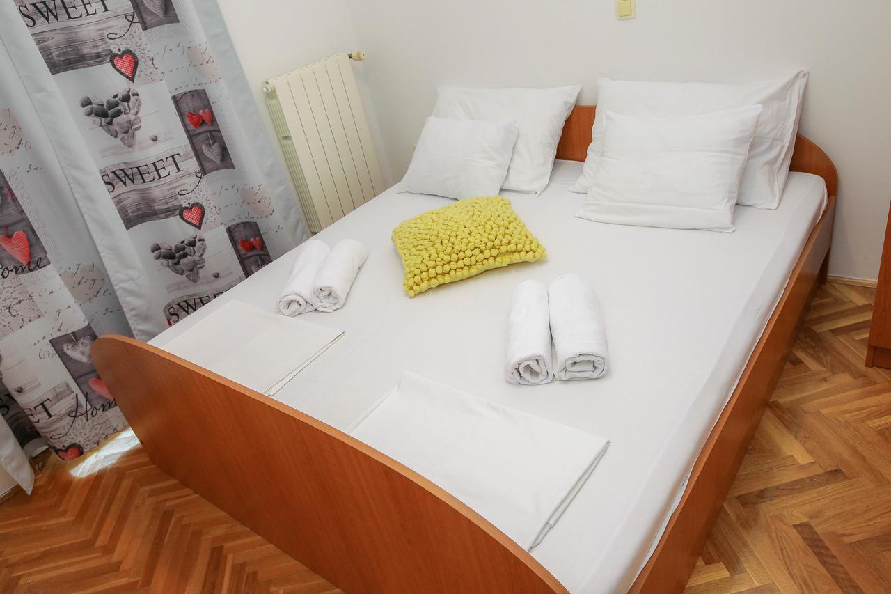 Apartments Tomy Новаля Екстериор снимка